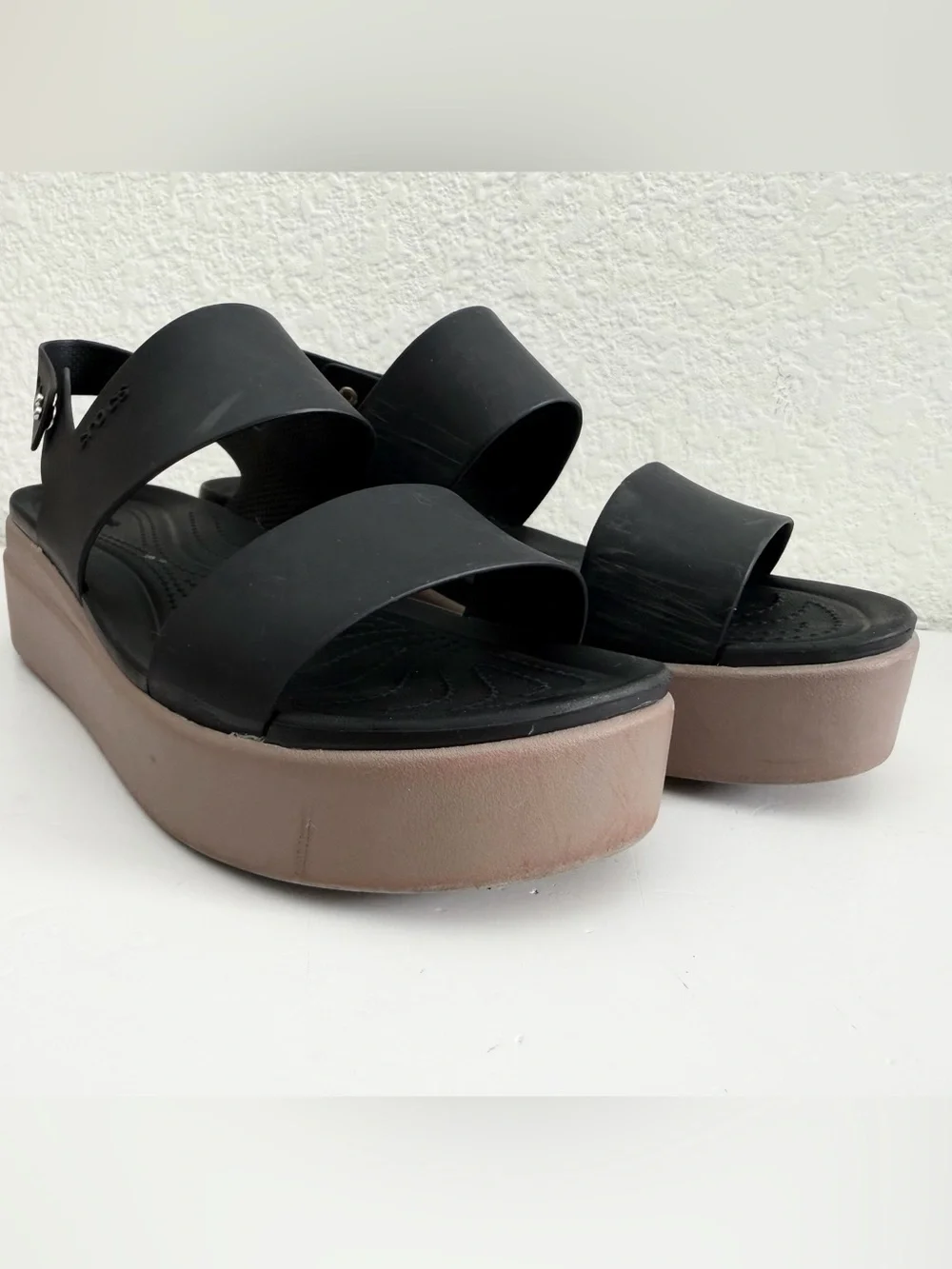 CROCS Women's Brooklyn Low Wedge Platform Sandal (Black) Size 9